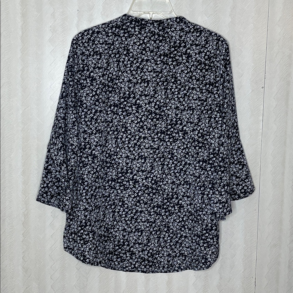 ❤️ 🆕 GAHARU Floral Top Size Medium - Picture 3 of 4